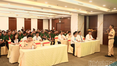 Tuyên truyền pháp luật về an toàn giao thông cho gần 100 lái xe Công ty Phương Trang