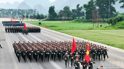Hà Nội: Cho học sinh nhiều trường nghỉ học các ngày tổng hợp luyện diễu binh