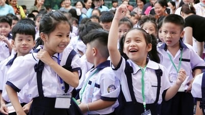 Nụ cười trong trẻo ngày tựu trường của học sinh lớp 1 TP.HCM