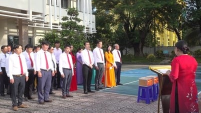 Dưới cờ Tổ quốc kể chuyện Bác Hồ