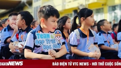 Học sinh lớp 1 tại TP.HCM tựu trường 