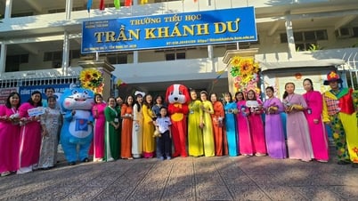 Sáng nay học sinh lớp 1 TP.HCM tựu trường: Năm học với nhiều đặc biệt bắt đầu