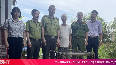 Bàn giao cá thể khỉ mốc cho Vườn Quốc gia Vũ Quang
