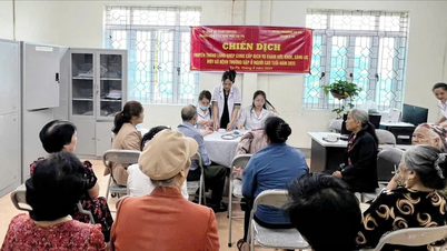 Khám và truyền thông chăm sóc sức khỏe cho người cao tuổi ở khu vực Sa Pa