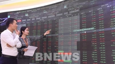 Thanh khoản hơn 2,1 tỷ USD, VN-Index tiến gần mốc 1.700 điểm