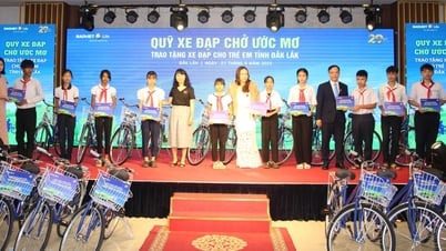Bảo Việt Nhân thọ Đắk Lắk trao tặng 40 xe đạp cho học sinh khó khăn trong chương trình “Quỹ xe đạp chở ước mơ”