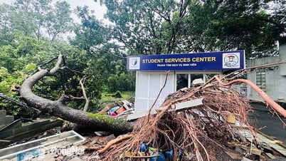 Hơn 1.000 sinh viên phải nghỉ học vì trường bị ngập nước sau cơn mưa lớn