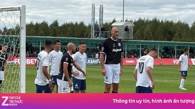 Cựu sao NBA 2,26 mét lập kỷ lục cầu thủ cao nhất lịch sử bóng đá