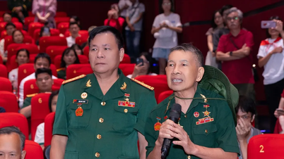 Mưa đỏ - bản hùng ca từ máu và nước mắt