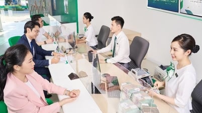 Hai con gái Phó chủ tịch VPBank cũng đua gom cổ phiếu lúc giá tăng vùn vụt