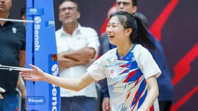 Tuyển bóng chuyền nữ Việt Nam tập sung chờ đấu Ba Lan