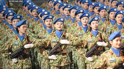 Gương mặt rạng ngời, bước chân thẳng tắp của nữ chiến sĩ ở Quảng trường Ba Đình