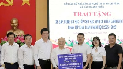 CLB Nhà báo xứ Nghệ tại TP. Hồ Chí Minh trao tặng 200 xe đạp và dụng cụ học tập cho học sinh giỏi có hoàn cảnh khó khăn tỉnh Nghệ An