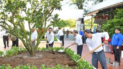 Phường Long An trồng cây lưu niệm tại Nhà Tổng Thận