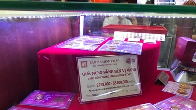 Giá vàng miếng SJC giữ mức đỉnh lịch sử, vàng nhẫn tăng nhẹ