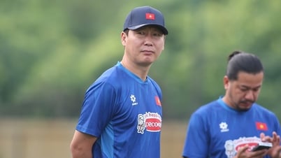 HLV Kim Sang-sik tạm chia tay đội tuyển Việt Nam: Dồn sức cho mục tiêu lớn
