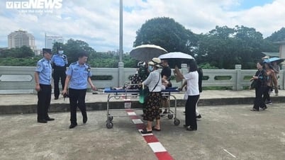 Kịp thời cứu công dân Trung Quốc ngất xỉu tại Cửa khẩu quốc tế Móng Cái