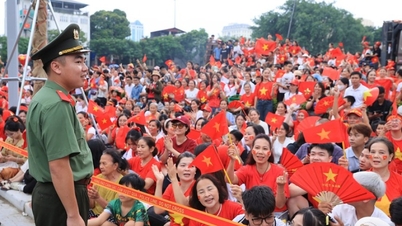Chùm ảnh: Không khí trước giờ hợp luyện diễu binh, diễu hành tại Quảng trường Ba Đình
