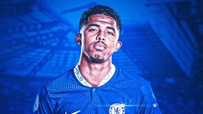Hành động lạ của cầu thủ Chelsea bị 'bỏ rơi'