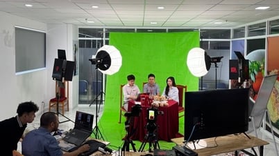 Nhiều trường ĐH- CĐ đầu tư "khủng" cho phiên livestream công bố điểm chuẩn 2025