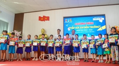 Plus de 53 millions de VND pour « aider les élèves à aller à l'école » pour le quartier d'An Xuyen