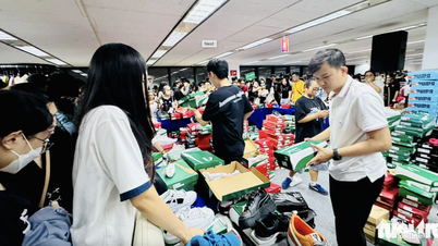 Lần đầu tiên TP.HCM tổ chức ngày hội săn sale dưới lòng đất