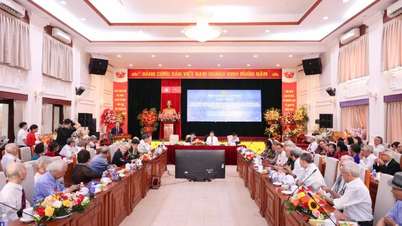 Gặp mặt và tri ân những nhà giáo đi B