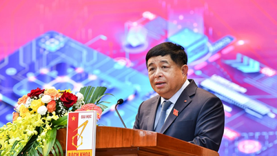 Vizepremierminister Nguyen Chi Dung nimmt an der Eröffnungszeremonie des Vietnam AI Academy Program teil