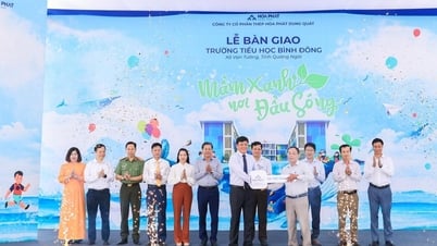 Hoa Phat ប្រគល់សាលាមួយមានតម្លៃ ៤២ ពាន់លានដុង ដល់ខេត្ត Quang Ngai
