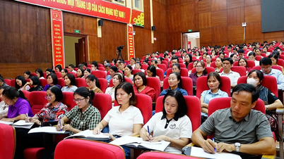 Nearly 200 education officials attended the training conference to update information on the socio-economic situation.