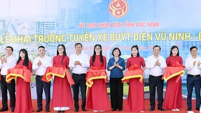 Khai trương tuyến xe buýt điện Vũ Ninh - Bắc Giang