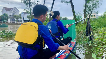Chèo SUP bảo vệ dòng sông quê hương