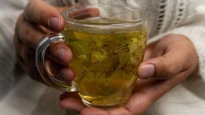 Stimmt es, dass das Trinken von „superheißen“ Getränken Krebs verursacht?