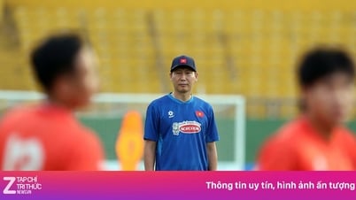 HLV Kim Sang-sik vào giai đoạn chông gai