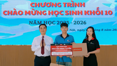 FPT Shop offre 30 combos technologiques d'une valeur de plus de 320 millions de VND aux nouveaux étudiants