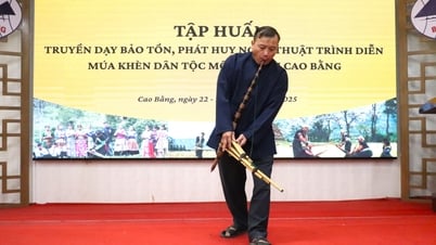 71 students were trained to preserve and promote the art of performing the Mong ethnic Khen dance - Cao Bang Electronic Newspaper