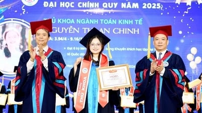 La Universidad Nacional de Economía otorga becas por valor de decenas de millones de dongs a excelentes recién graduados.