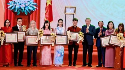 Sharing of People's Artist Thanh Thuy when being honored on the traditional day of the cultural sector