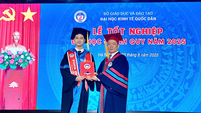 Đại học Kinh tế Quốc dân trao bằng tốt nghiệp hơn 4500 tân cử nhân