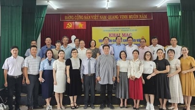 គ្រូ​ជាង ៦០​នាក់​ចូល​រៀន​វគ្គ​បណ្តុះ​បណ្តាល​ច្រៀង Hue