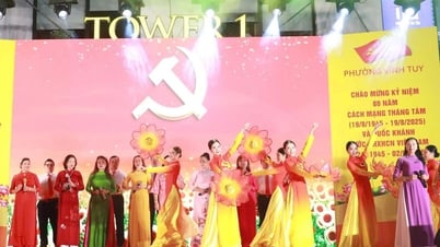 Un destacado programa artístico da la bienvenida al exitoso Congreso del Barrio Vinh Tuy