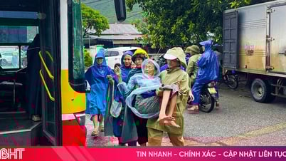 Ha Tinh ជម្លៀសប្រជាជនជាបន្ទាន់ពីតំបន់គ្រោះថ្នាក់ មុនពេលព្យុះទី 5 បោកបក់មកលើដី