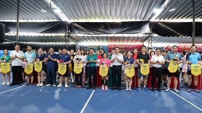 金融業界の伝統80年を祝うピックルボールトーナメント