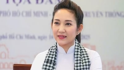 Teilen der Ehrung des Volkskünstlers Thanh Thuy am traditionellen Tag des Kultursektors