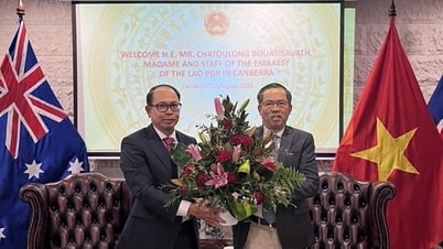 สถานทูตลาวแสดงความยินดีเนื่องในวันชาติเวียดนาม 2568
