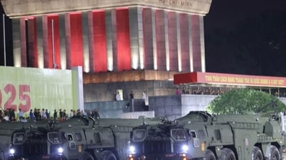 오늘은 일반적인 퍼레이드 관행이며, 12시 30분부터 도로가 통제됩니다.