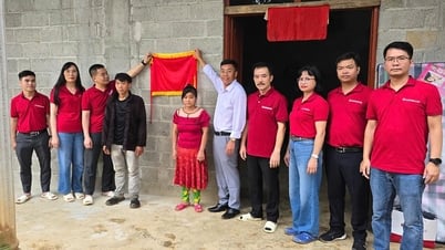 ធនាគារ Agribank សម្ពោធ និងប្រគល់ផ្ទះចំនួន ២ខ្នង ជូនដល់គ្រួសារក្រីក្រ នៅឃុំថាំងម៉ូ