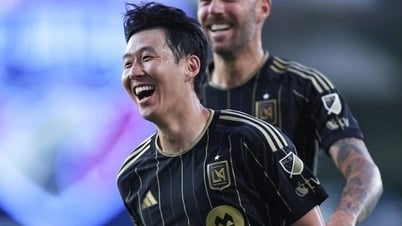 Son Heung Min scores a classy free-kick after breaking Messi's record