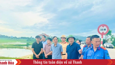 Der stellvertretende Vorsitzende des Volkskomitees der Provinz, Dau Thanh Tung, besichtigte die Reaktion auf Sturm Nr. 5.