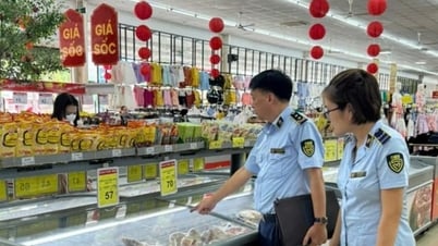 Bảo đảm hàng hóa thiết yếu, ngăn đầu cơ, tăng giá trước bão số 5